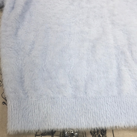 💥 Splendid Fuzzy V-Neck Dolman Pullover Sweater - Picture 6 of 7